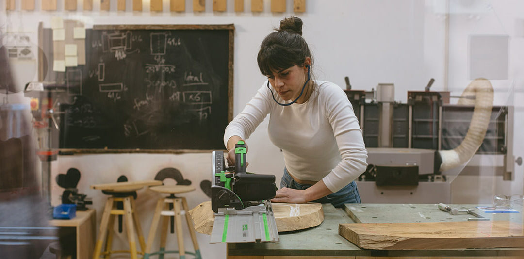 Isabel Obreo y su proyecto de vida: una artesana de la ebanistería